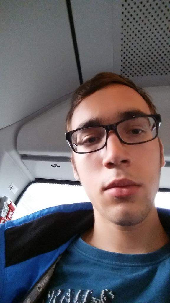 Sehe Ich Wirklich Aus Wie Ein Nerd Mit Der Neuen Brille Sehe Ich Wirklich Aus Wie Ein Nerd Mit Der Neuen Brille