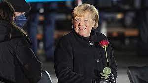 Seid ihr traurig dass Merkel weg ist 😭😭?