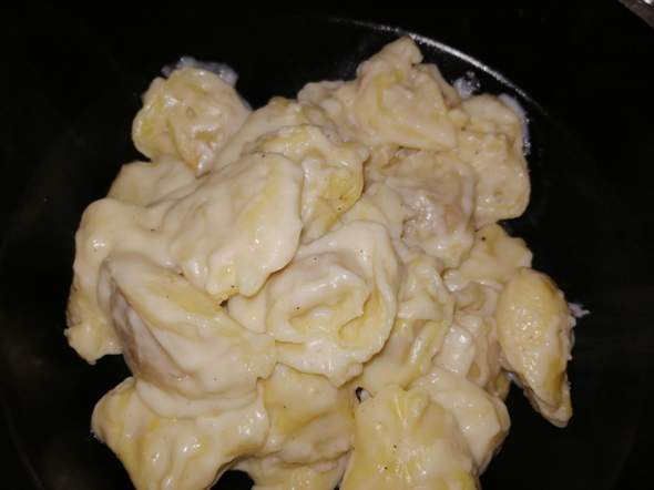Selbstgemachte Tortellini Mit Getrockneten Tomaten Und Kase In Bechamelsauce Was Fehlt Gesundheit Und Medizin Ernahrung Essen