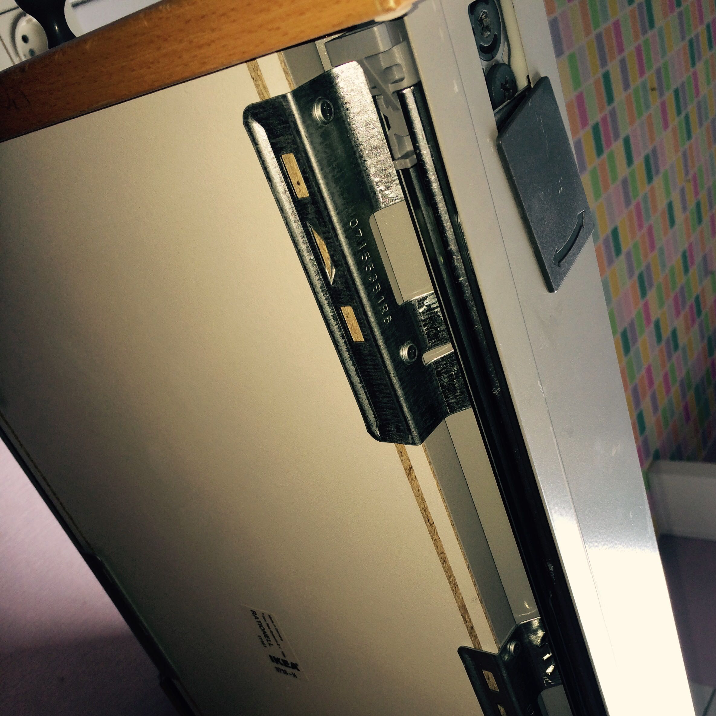 wie bekomme ich die schublade dort raus