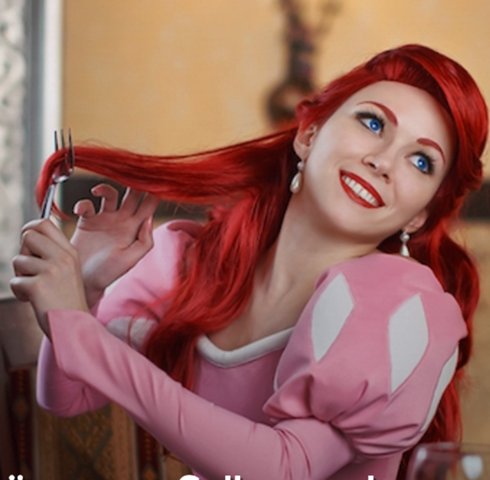 sich mit der gabel die haare kammen