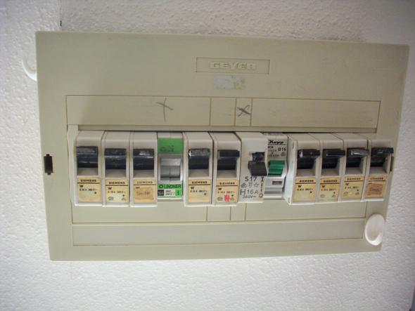 Sicherungskasten oder die ganze Elektrik defekt?