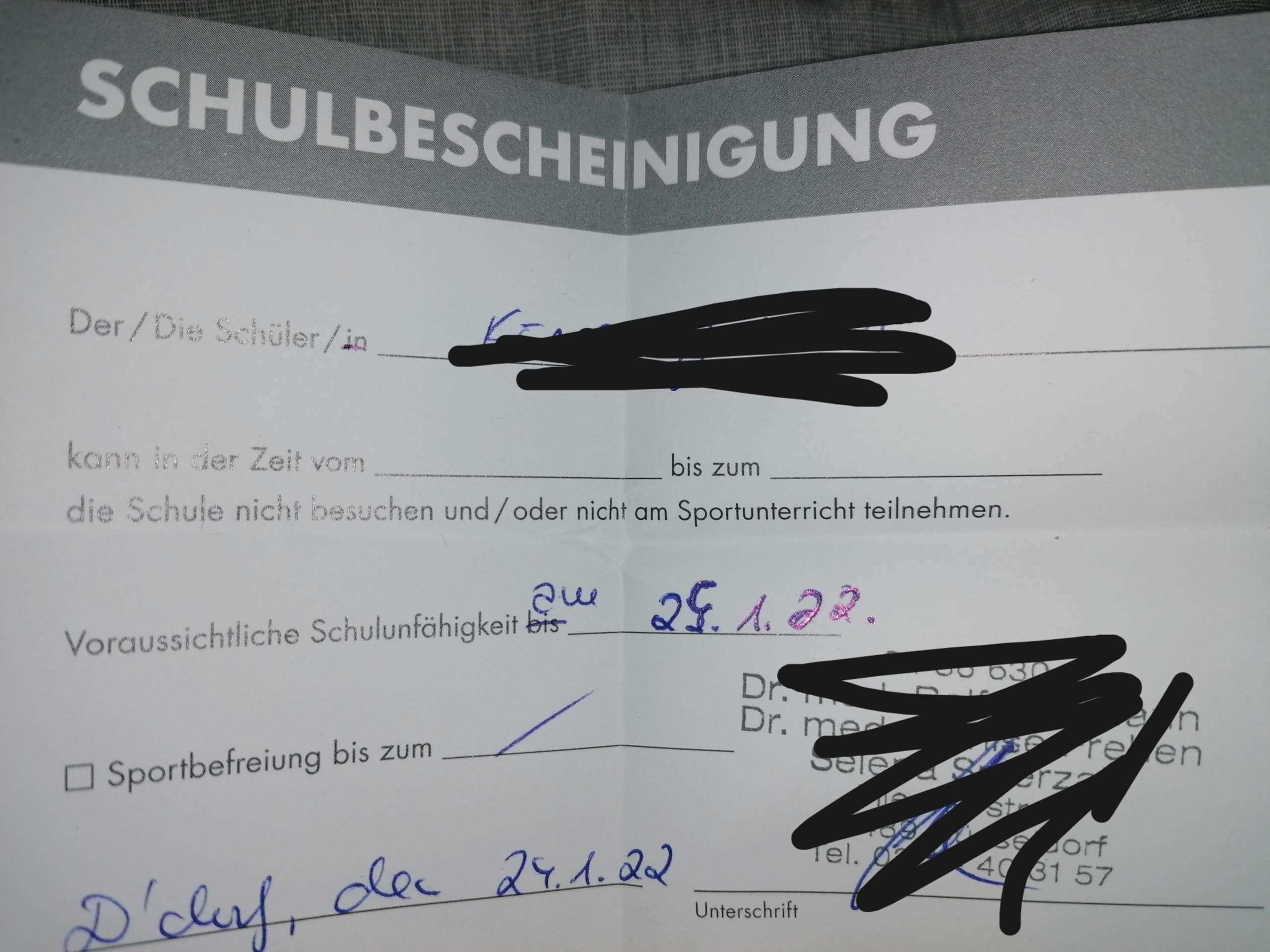Sieht das echt aus oder nicht? (Schule, Attest)