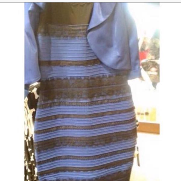 Sieht jemand das Kleid auch noch Goldblau? (Farbe) Sieht jemand das Kleid auch noch Goldblau? (Farbe)