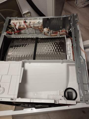 Siemens Wärmepumpentrockner / Wäschetrockner Trommel dreht schwer, Motor durchmessen?