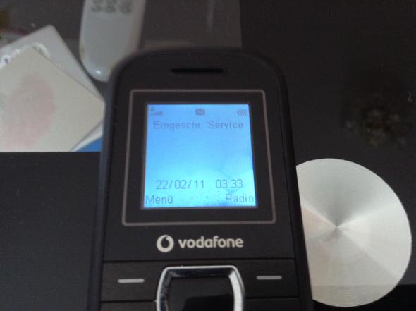 Das Handy und die Meldung - (Handy, Vodafone, SIM-Karte)
