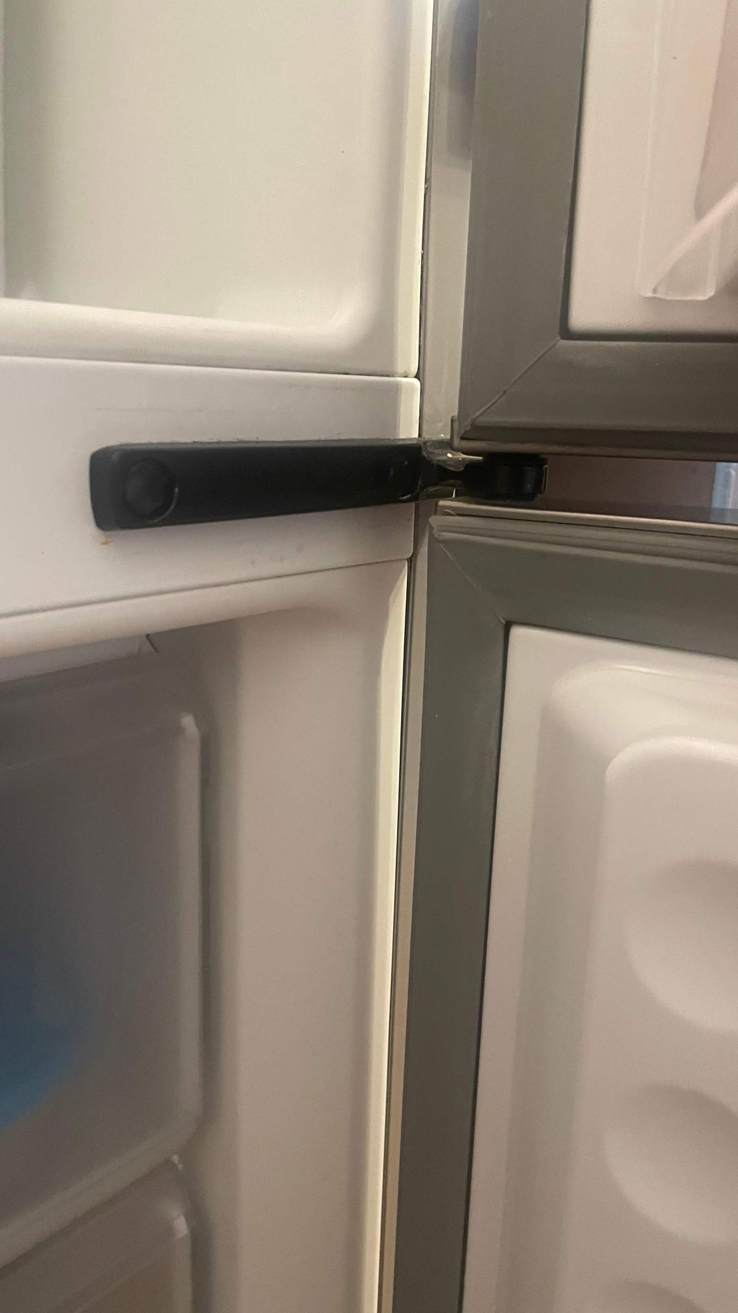 Simens Kühlschrank Türanschlag wechseln? (Reparatur, Elektrik, Küche)