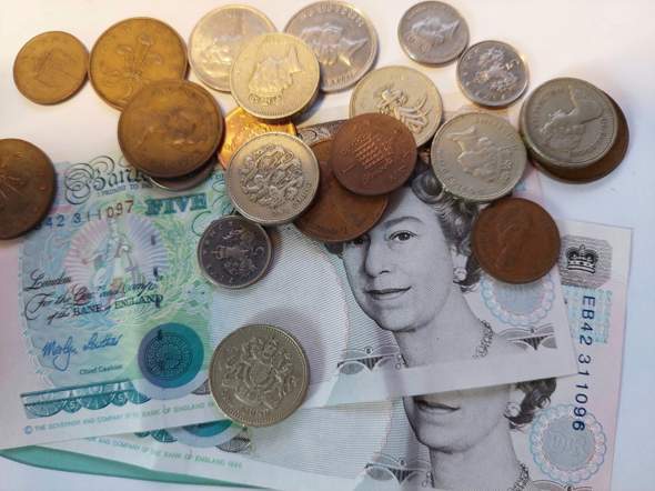 Sind alte Pfund Noten und Münzen noch gültig?