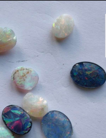  - (Mineralien, opal)