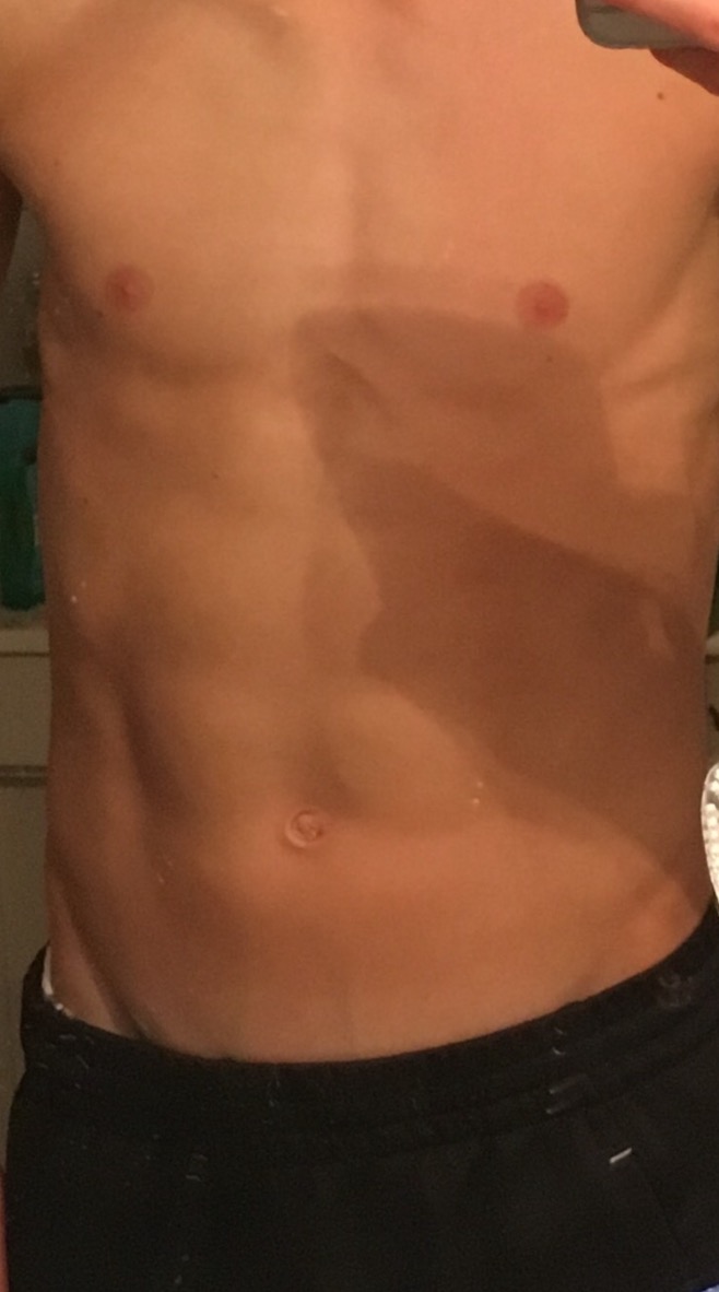 Sind das schon Ansätze von einem Sixpack ?