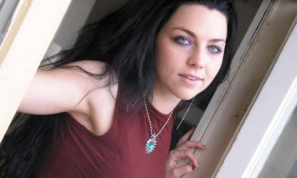 Sind Das Schwarze Oder Blau Schwarze Haare Haarfarbe Evanescence