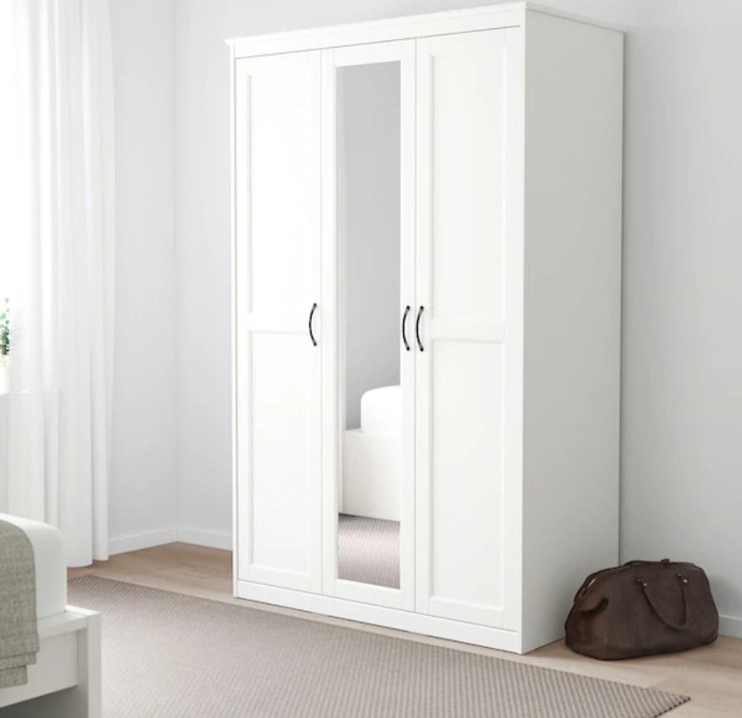Sind Die Locher Fur Die Griffe Der Schrankturen Vorgebohrt Ikea Kleiderschrank