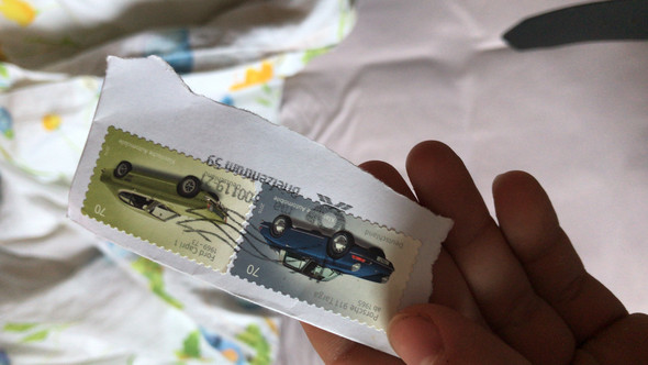 Mehrere Briefmarken Aufkleben