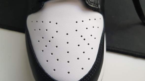 - (Kleidung, Mode, Schuhe)