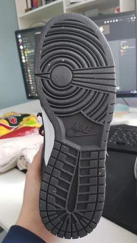 - (Kleidung, Mode, Schuhe)