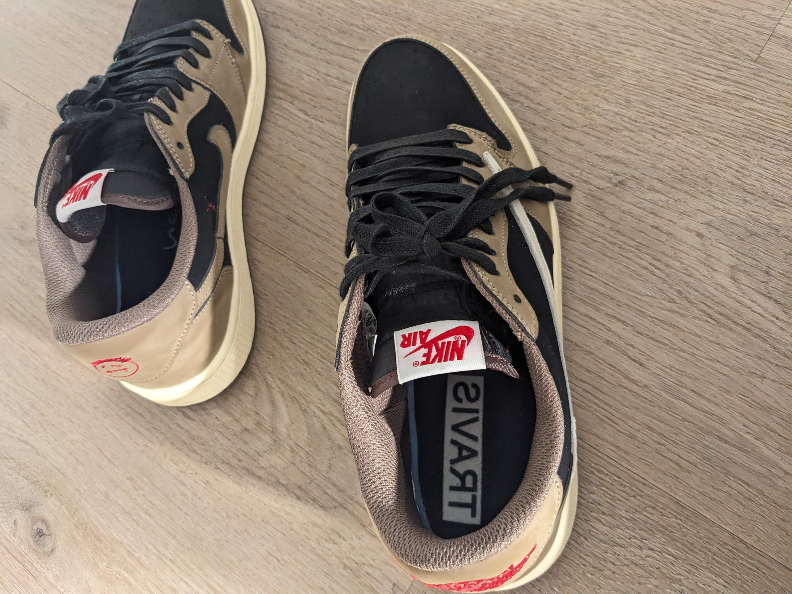 Sind die travis scott schuhe fake nike sneaker 