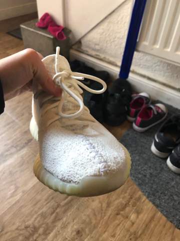 - (adidas, Yeezy, Replica)