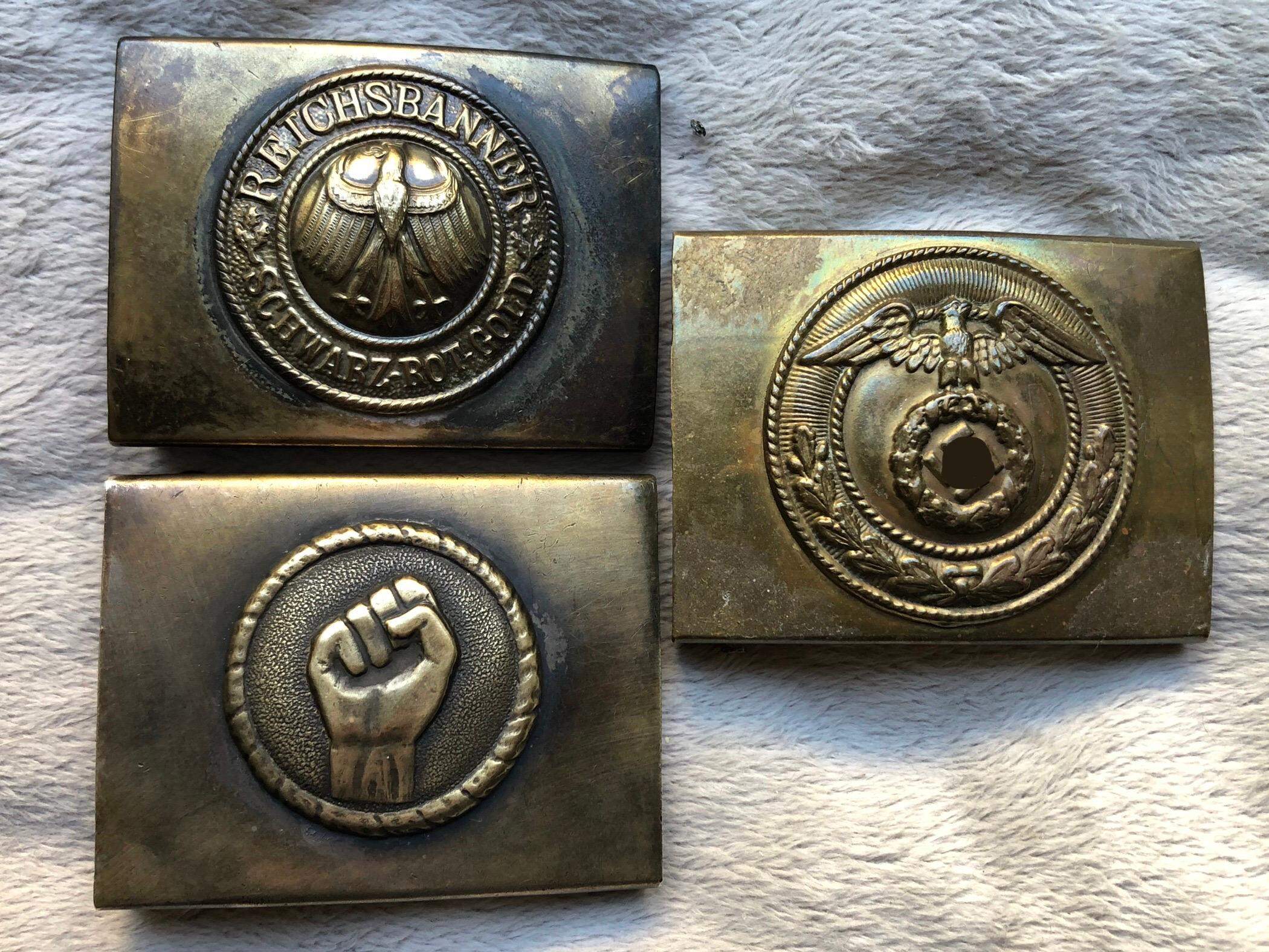 Sind diese Gürtelkoppeln original: Rotfront, Reichsbanner SA ...