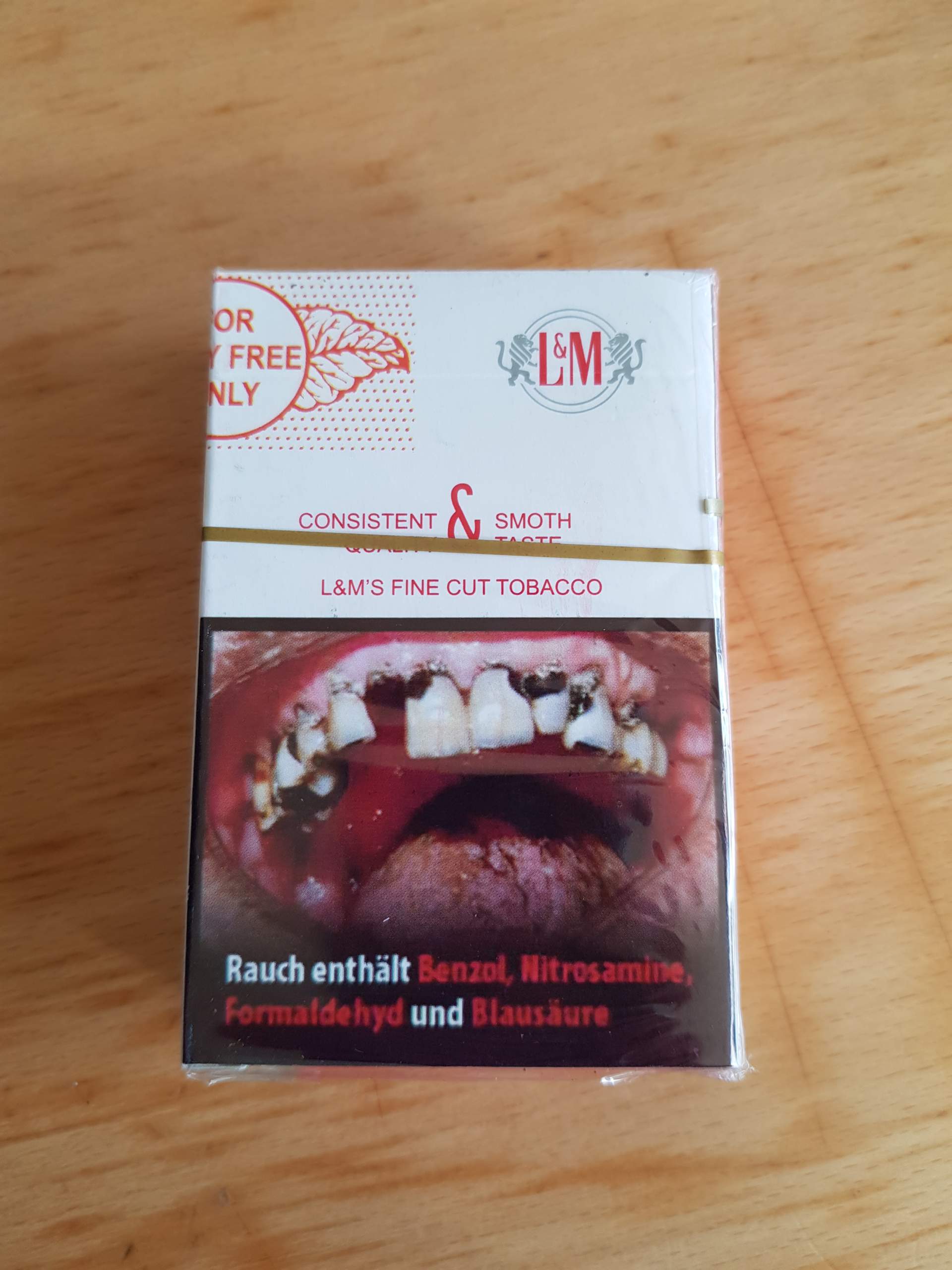 Sind diese L&M Zigaretten gefälscht? (Fake, Fälschung, Stange) Sind diese L&M Zigaretten gefälscht? (Fake, Fälschung, Stange)