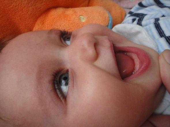 Sind Es Etwa Die Ersten Zahnchen Gesundheit Kinder Baby