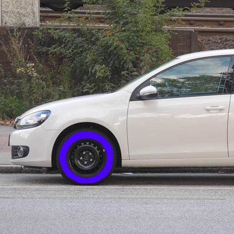 Pkw mit blauen Reifen. - (Auto, Auto und Motorrad, KFZ)