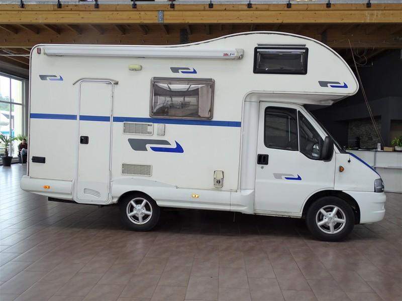 Sind Wohnmobile mit Bett über dem Fahrerhaus gemütlich bzw wie schläft