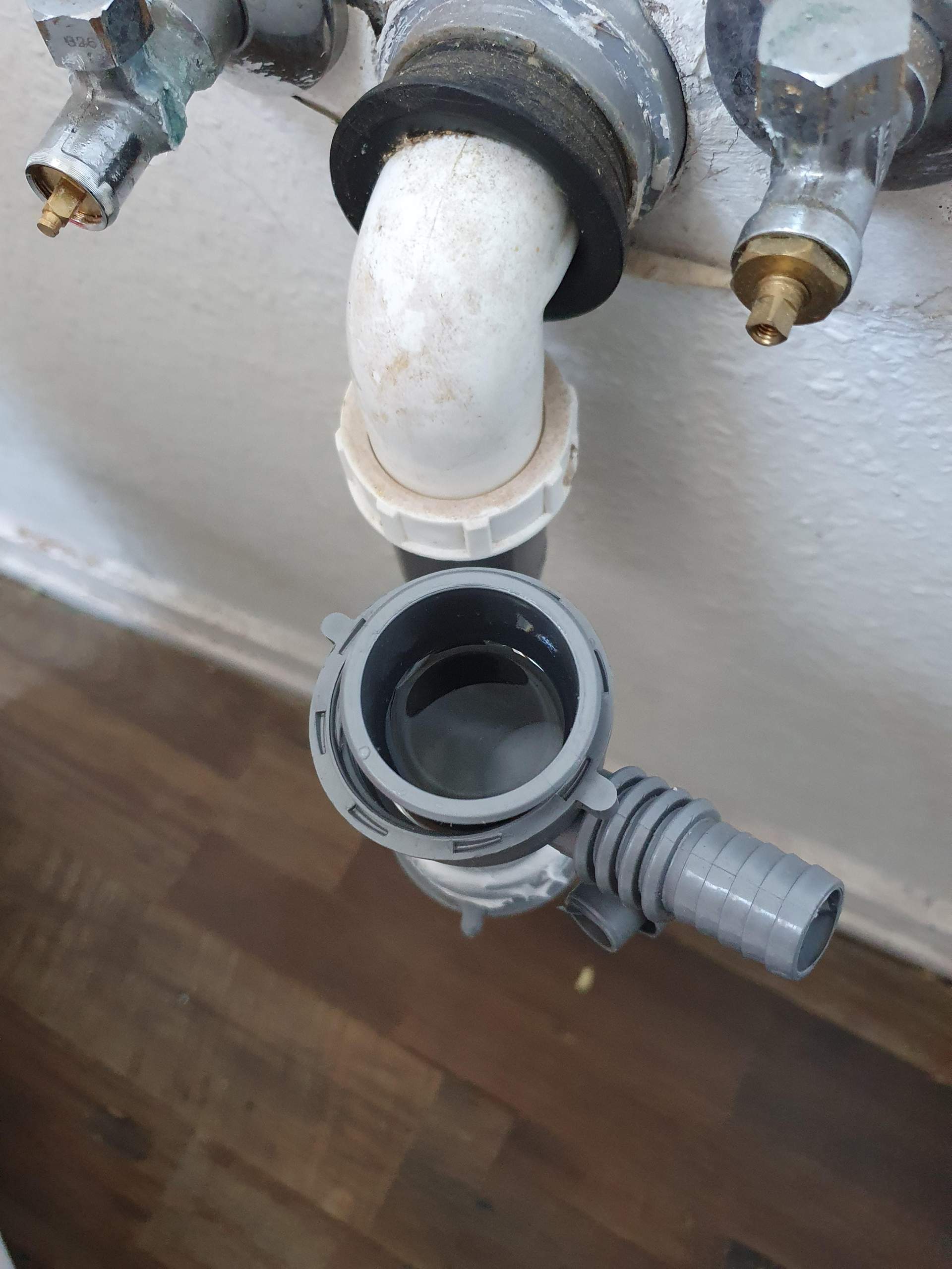 Siphon Leitung Wasser läuft nicht ab? (Haushalt, Küche)