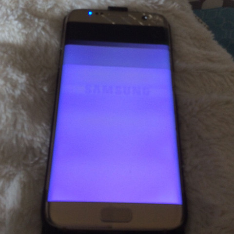 Lila farben beim anmachen - (Handy, Samsung, kaputt)