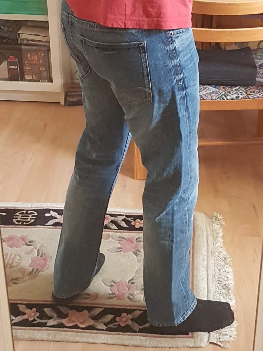 Sollte man als Junge eher enge oder weite Jeans tragen? (Jungs, Mode