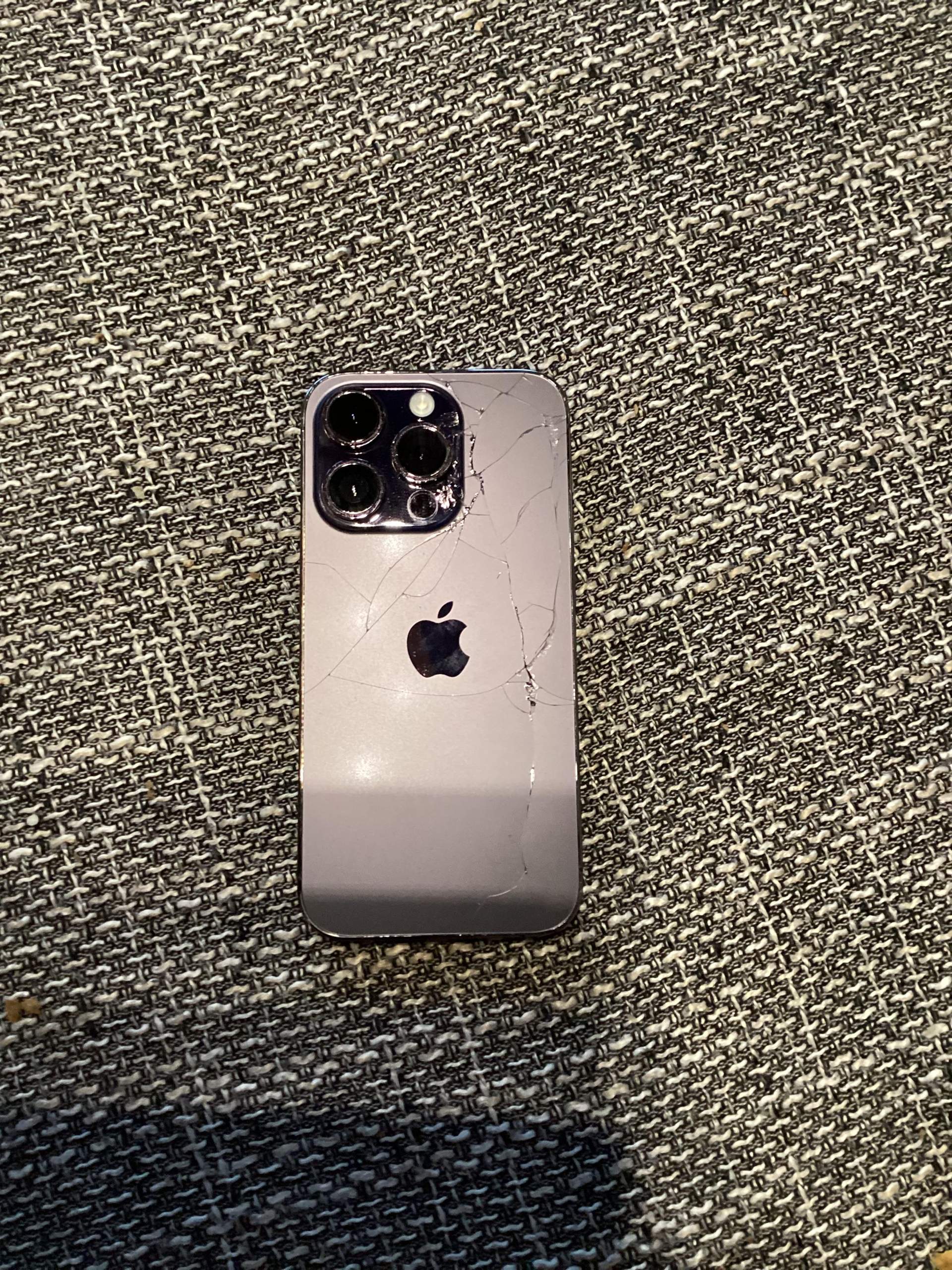 Sollte man diesen Riss im Handy reparieren lassen? (iPhone, Reparatur)