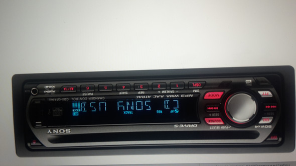 Sony Autoradio ausbauen wie ohne Werkzeug möglich? (Technik, Auto, Radio)