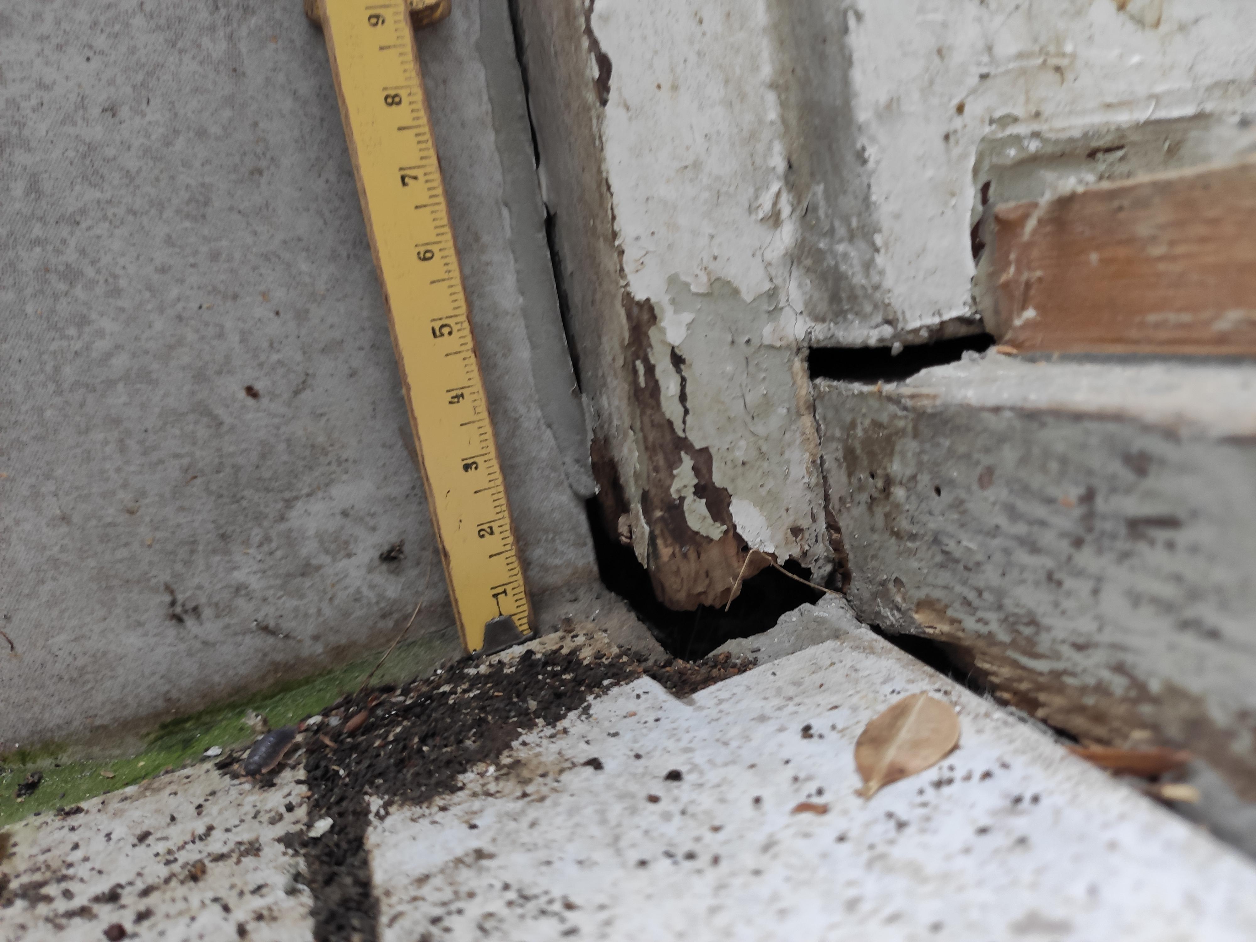 Spalt zwischen Kellertür und Fliesen außen abdichten? (Haus, bauen