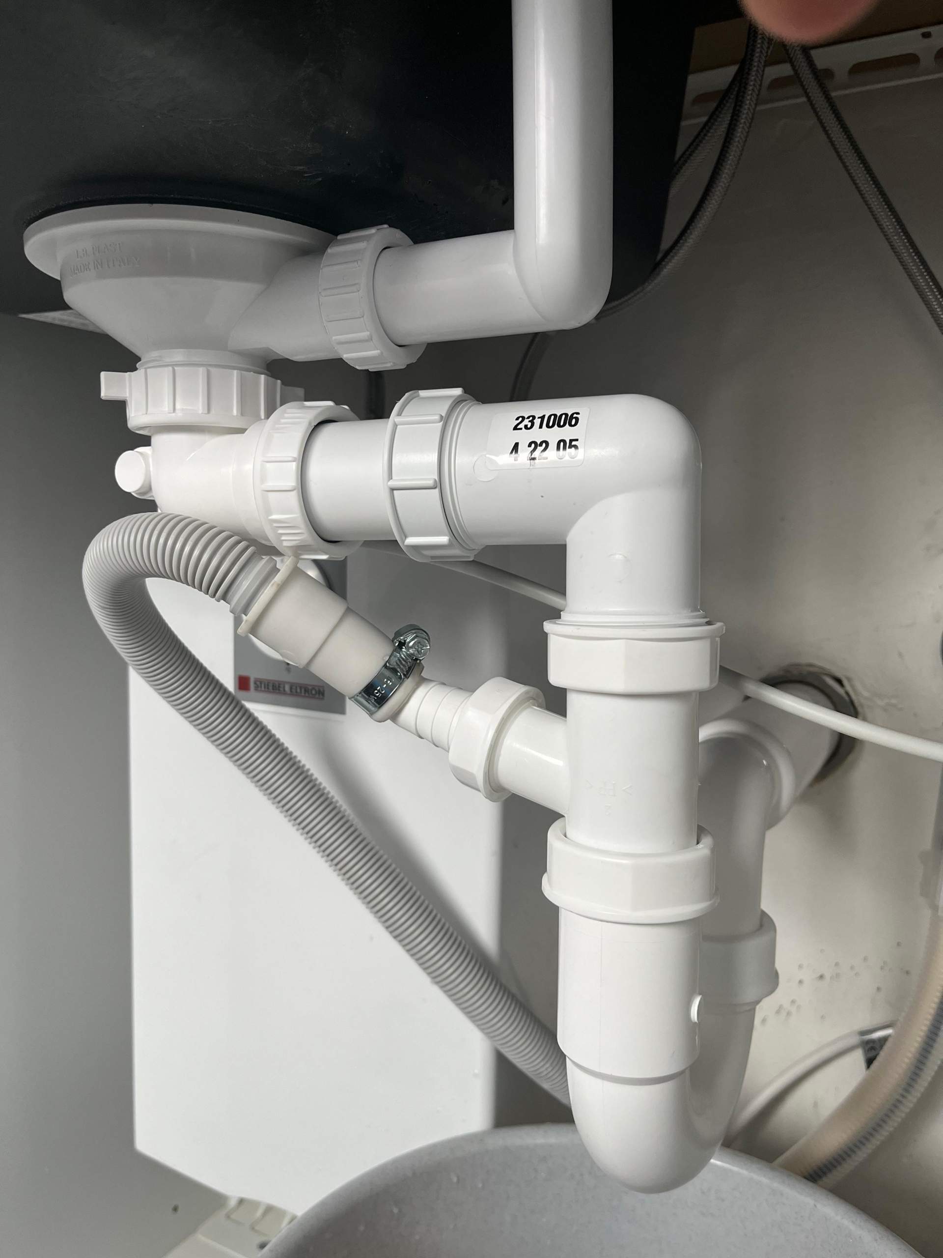 Spülbecken läuft nicht ab. Siphon falsch angeschlossen? (Handwerk, Sanitär, Klempner)