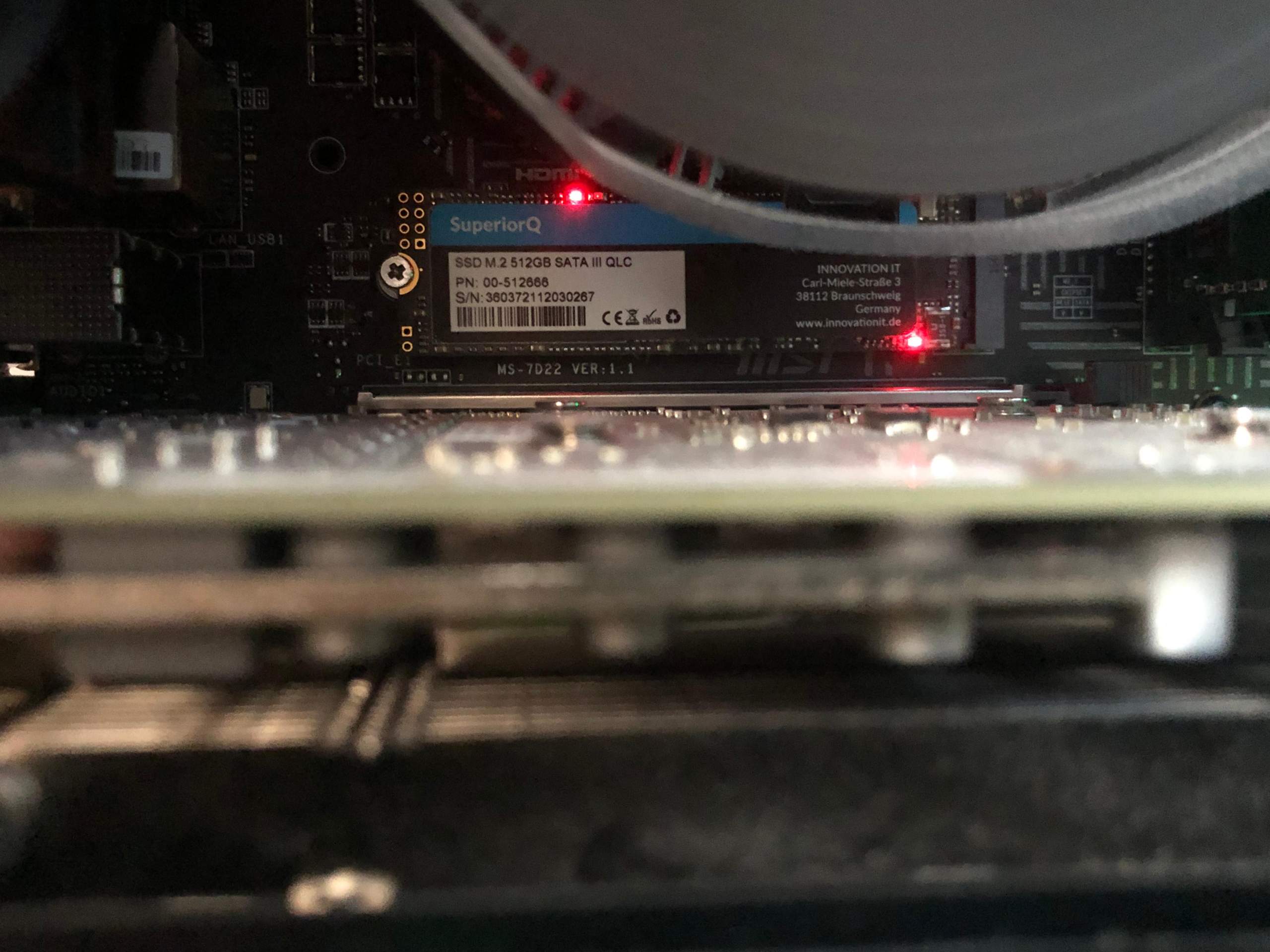 Ssd Leuchtet Rot Computer PC Hardware ssd-leuchtet-rot-computer-pc-hardware