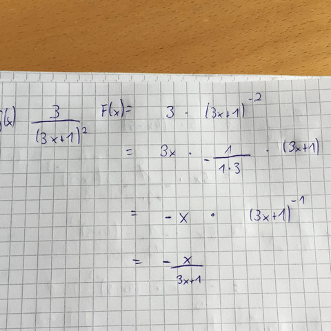 Könnte mir jemand sagen ob das die richtige stammfunktion von f ist
Danke :) - (Mathematik, Integral, Stammfunktion)