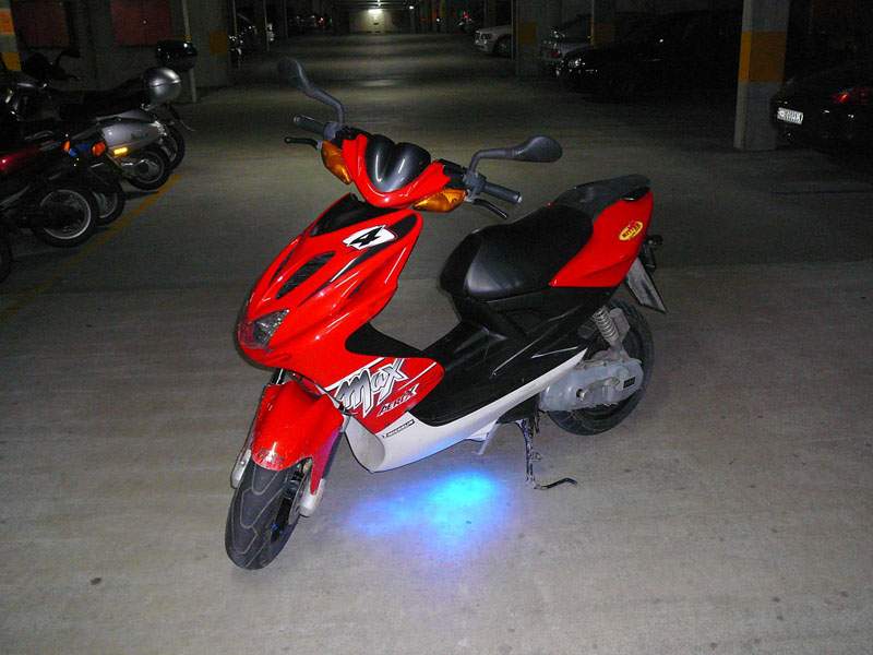 Unterbodenbeleuchtung LED Stripe - Licht für E-Scooter