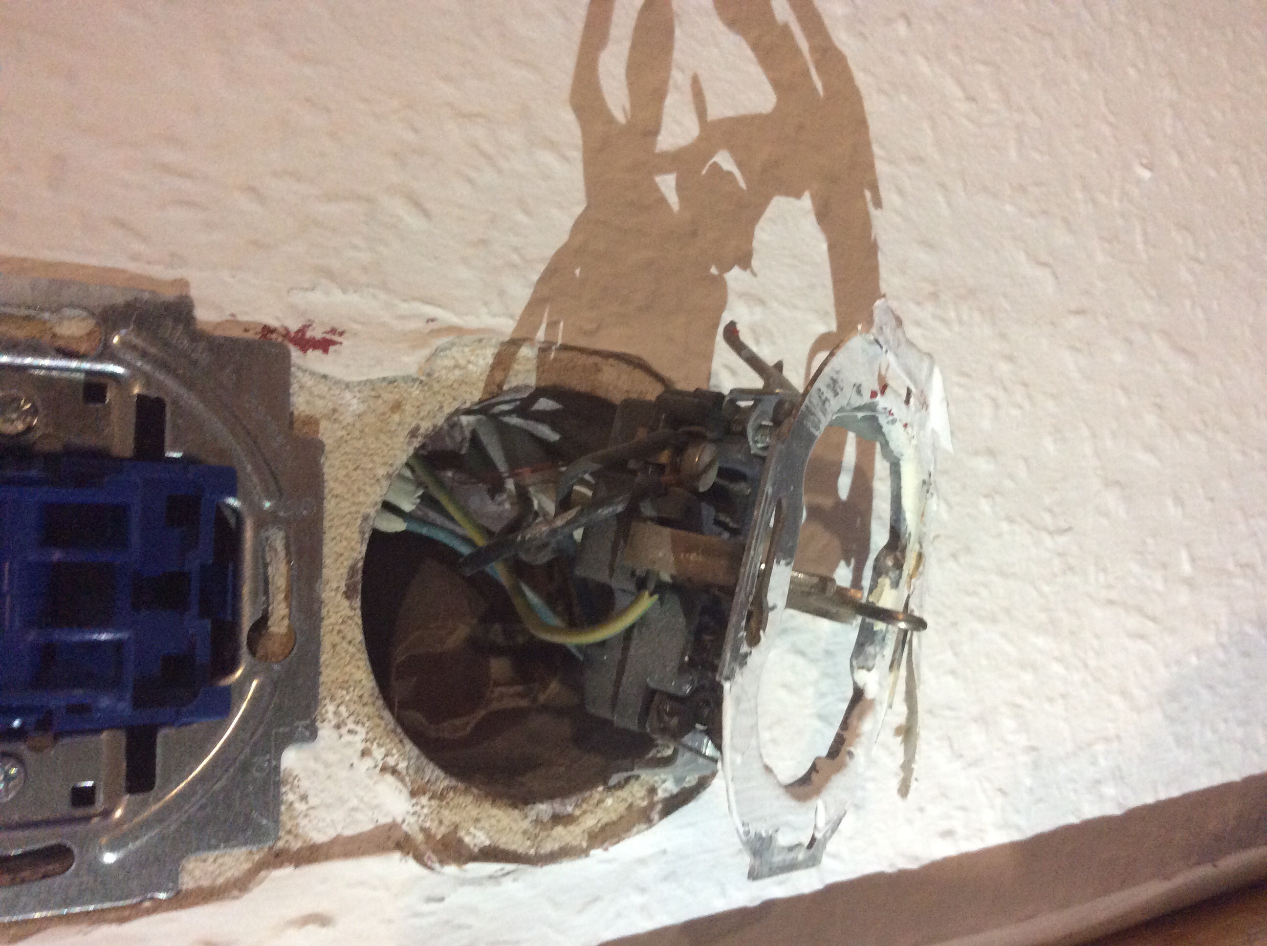 Steckdose anschließen 6 Kabel! ������ (Elektronik, Elektrotechnik