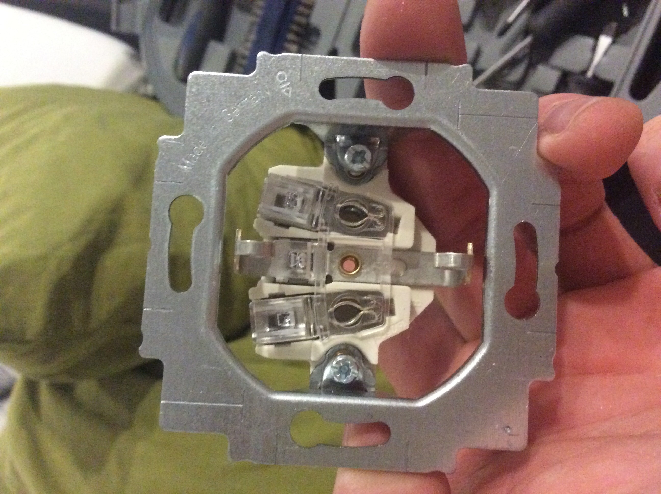 Steckdose anschließen 6 Kabel! 😳 (Elektronik, Elektrotechnik