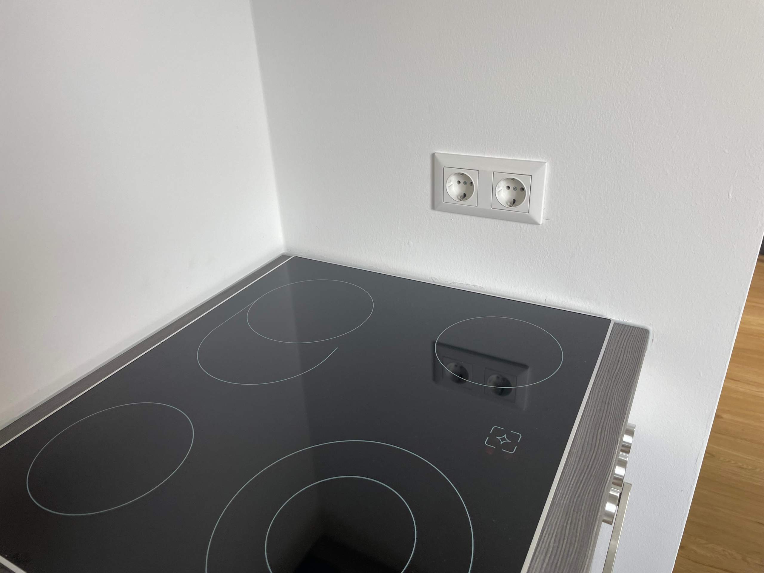Steckdose über kochfeld was tun? (Strom, Elektrik, Küche)