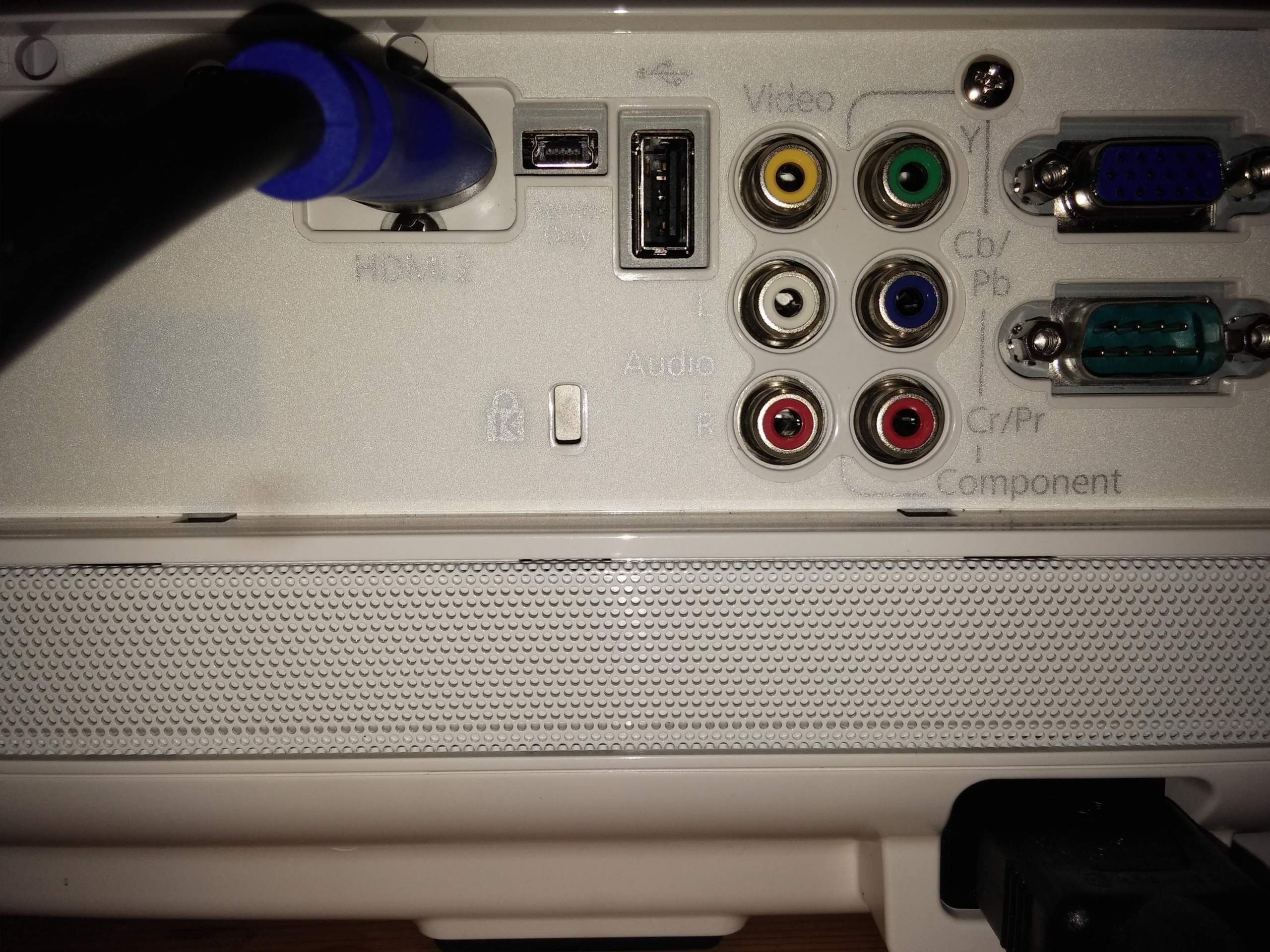 Stereo Lautsprecher an Beamer anschließen. (HiFi)