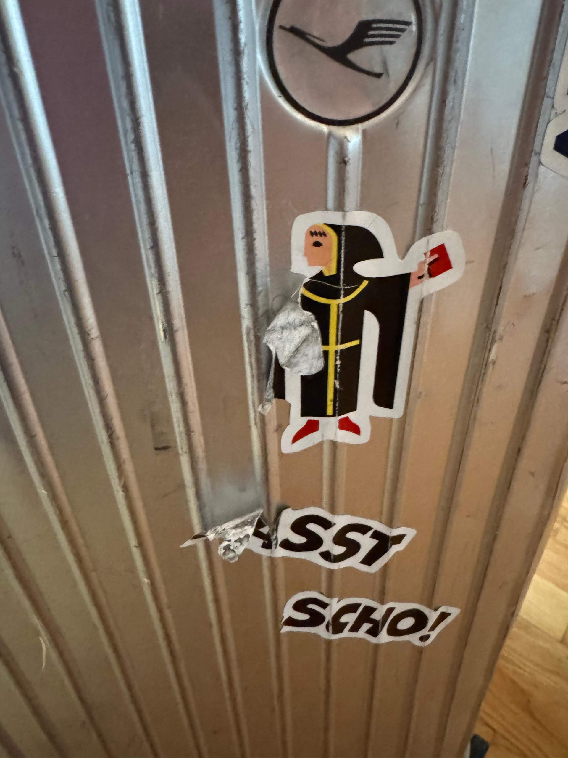 Sticker (Aufkleber) auf Alu Koffer schützen? (rimowa)