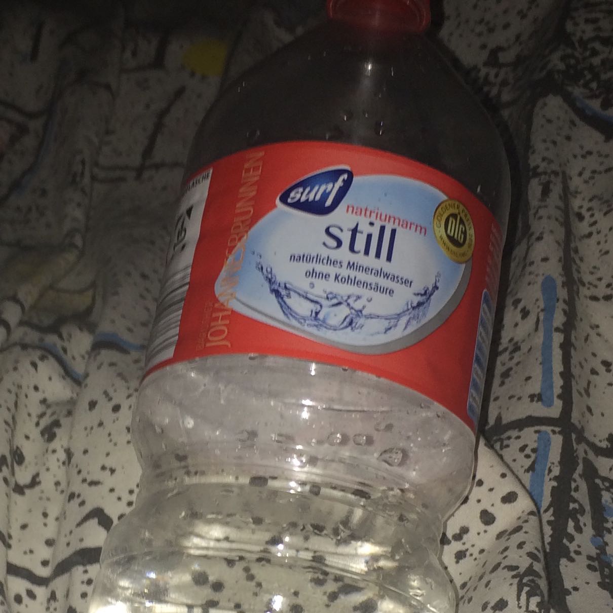 Stilles Wasser Schmeckt Metallisch Komisch Still