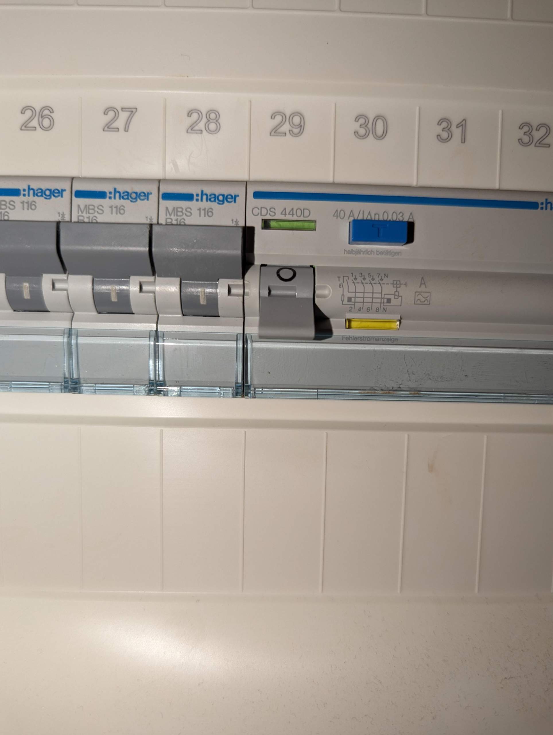 Strom geht teilweise nicht? (Elektrik, Elektrizität, Elektriker)