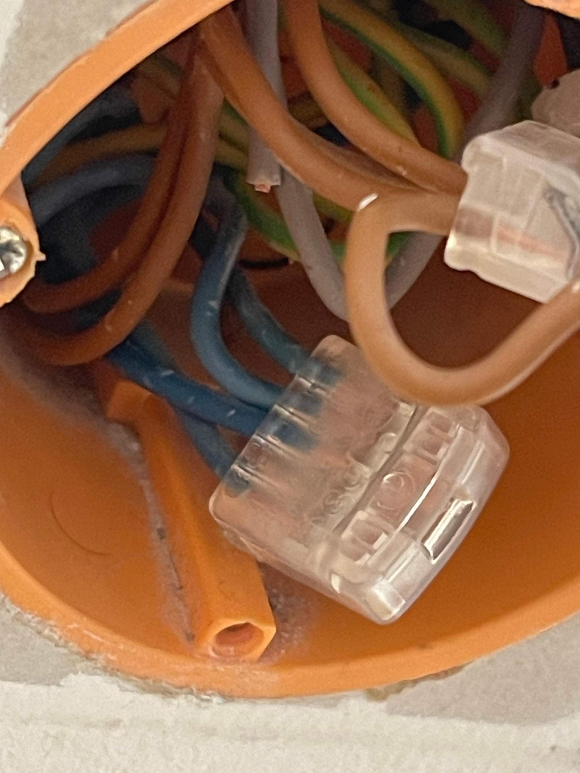 Stromleiter N Kabel von Klemme abziehen? (Strom, Elektrik, Elektriker)