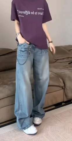 - (Outfit, Shopping)