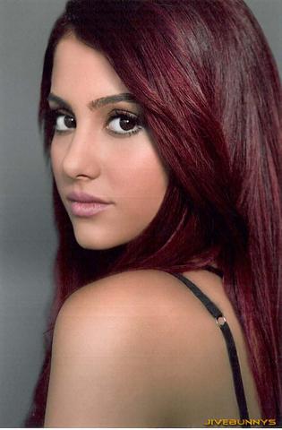 dunkelrote Farbe like Ariana Grande - (Haare, Dunkelrot, Schaumtönung)