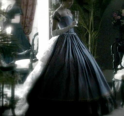 6  - (Kleid, Kostüm, Vampire)