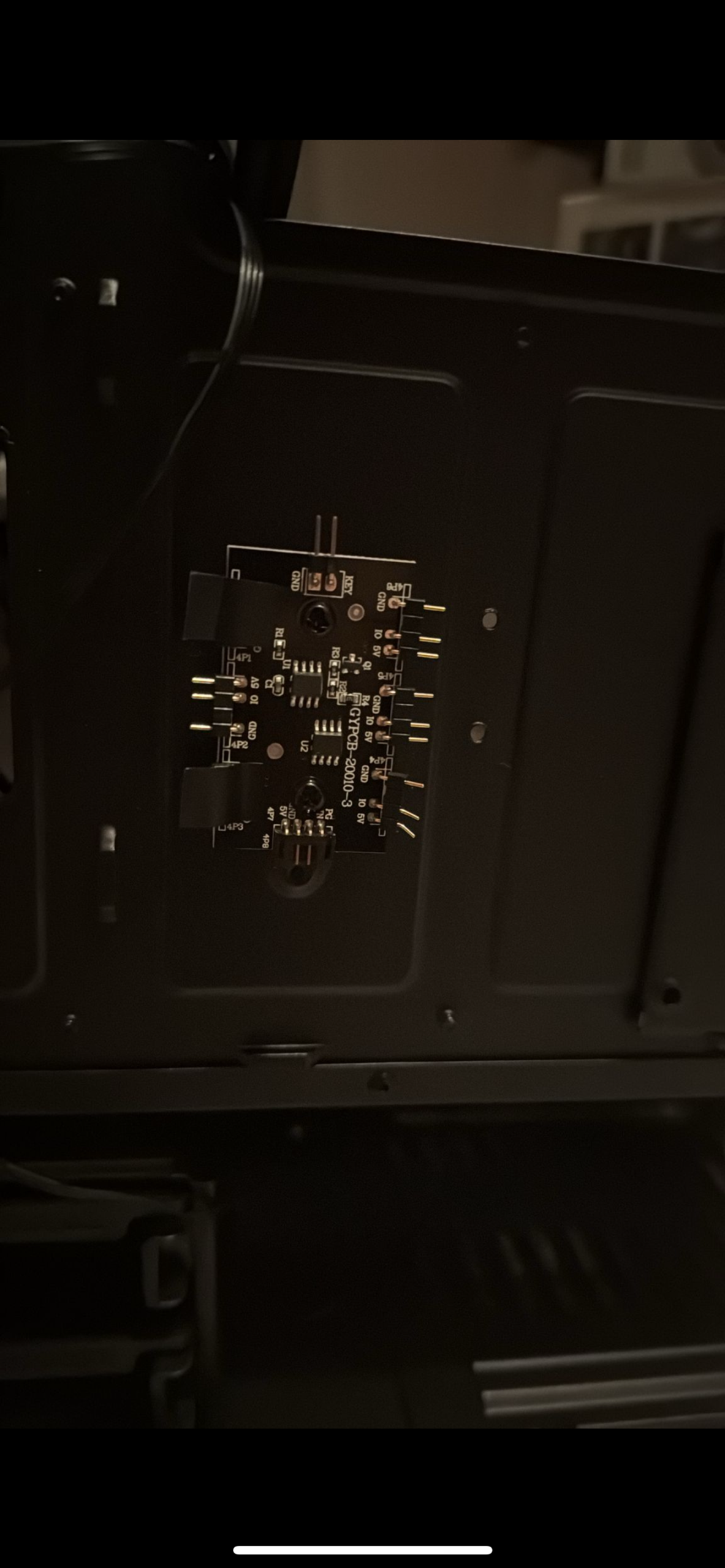 Suche eine ARGB Hubs mit LED Switch Anschluss? (Gaming PC, Netzteil ...