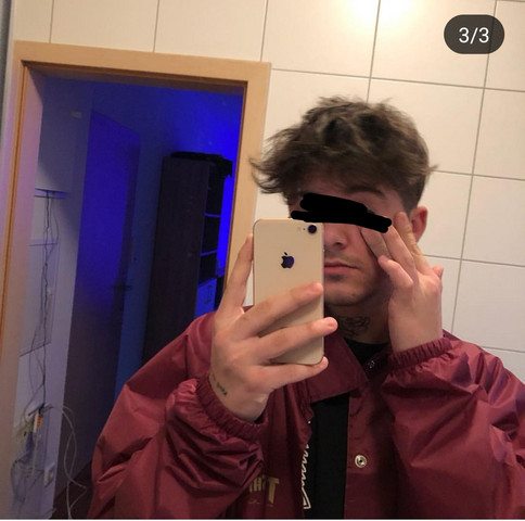 Suche Eine Mannerfrisur Stirn Bedeckt Undercut Haare Frisur Friseur