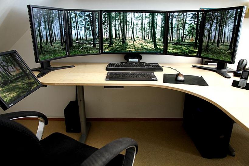 Streamering Gaming Tisch für Streamering gesucht